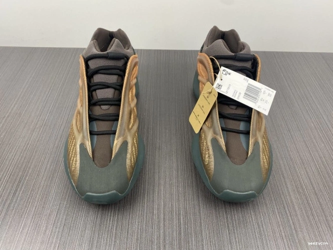 GY4109 Copfade V3 Adidas Yeezy 700 Boost 0818